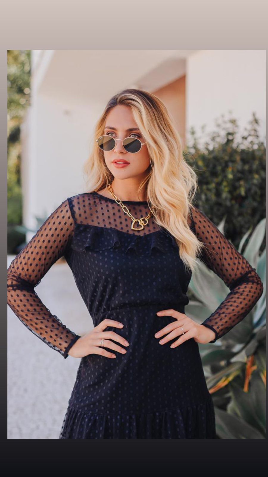 Vestido em tule com Poa