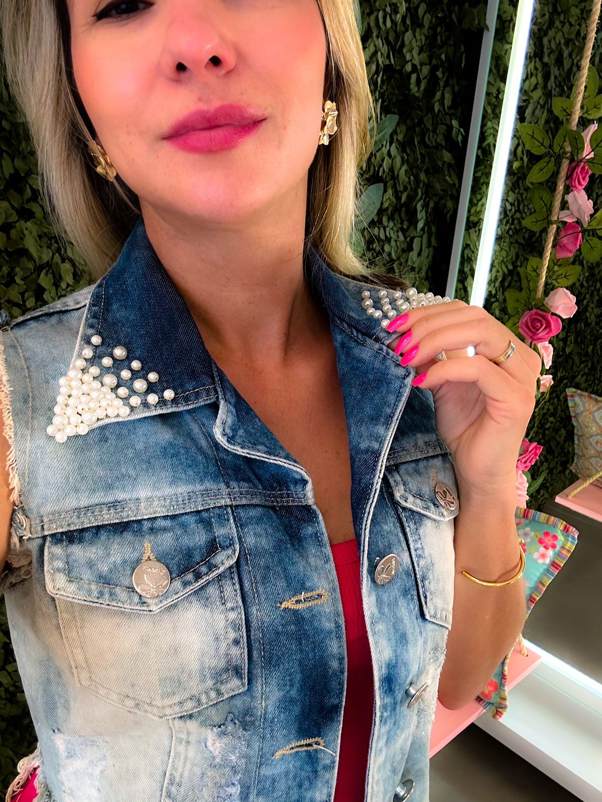 Colete Jeans todo bordado com perolas