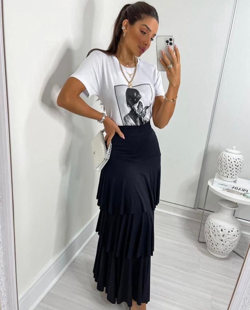 Conjunto de Saia e Tshirt Mulher com Borboleta