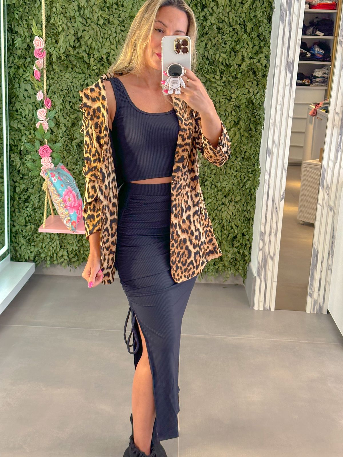 Conjunto Sofia Saia e Regata Groovy