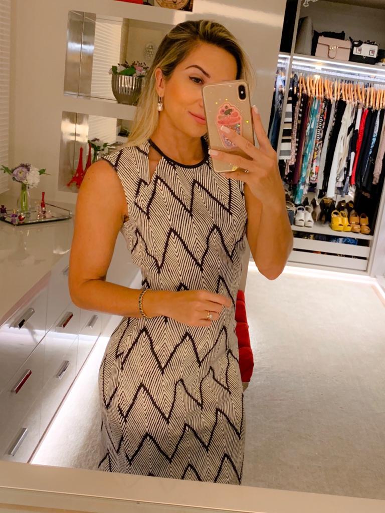 Vestido em crepe de seda zig zag