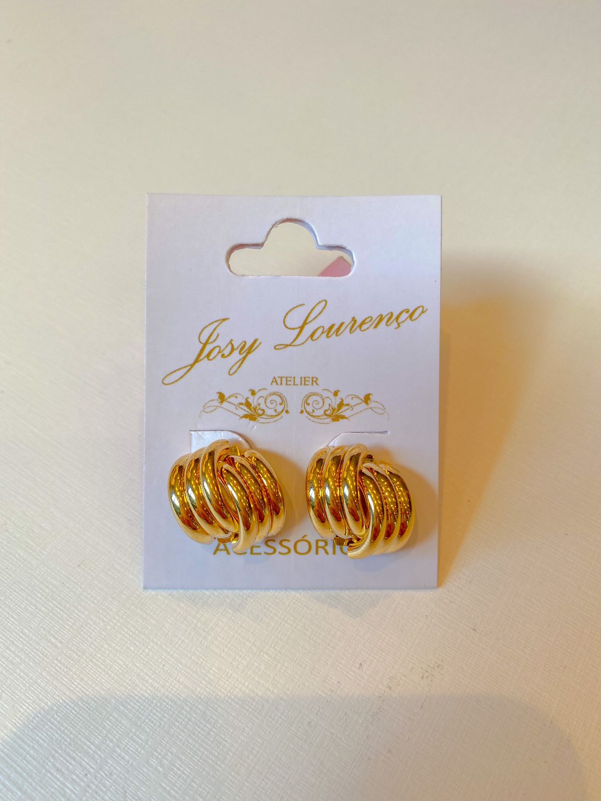 Brinco semijoia ouro liso