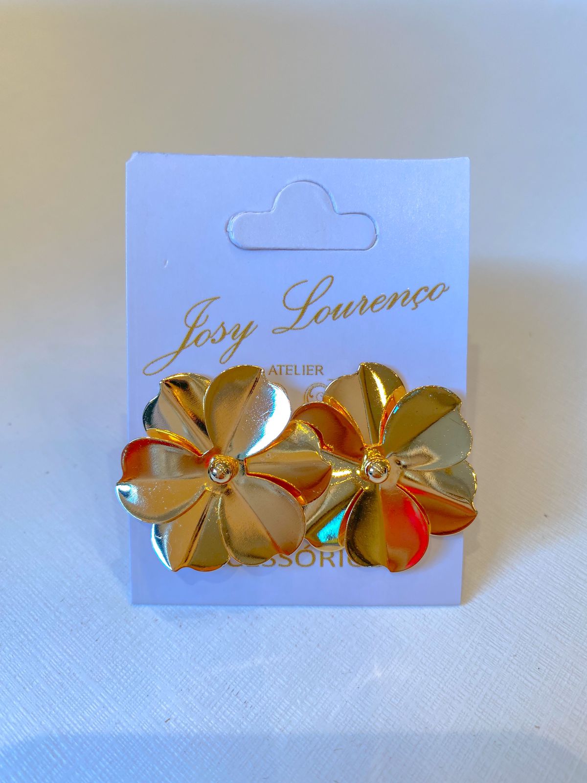 Brinco semi joia flor lisa