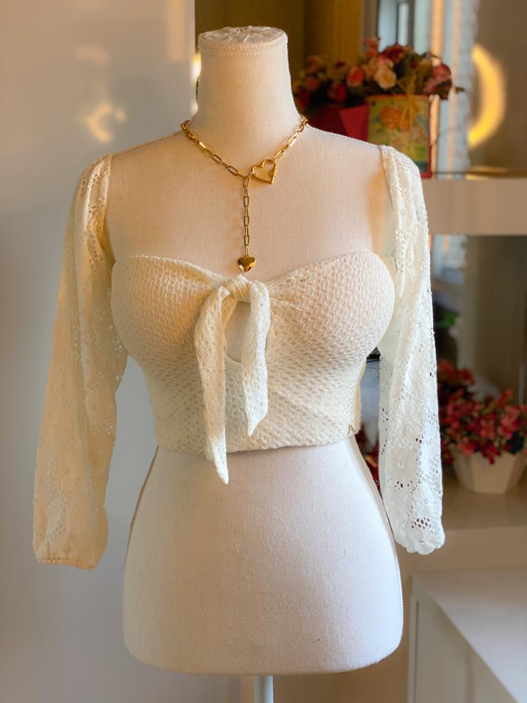 Cropped em renda com lastex