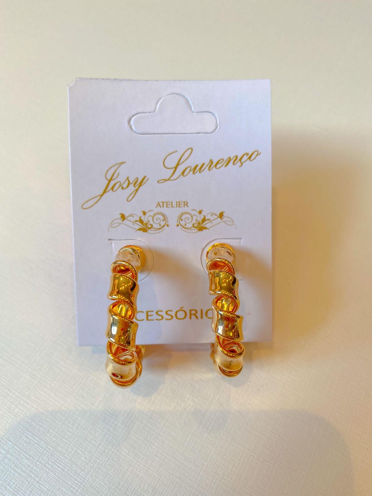 Brinco semi joia argola design fashion