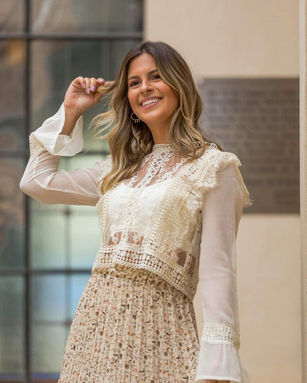 BLUSA DE RENDA DE MANGA