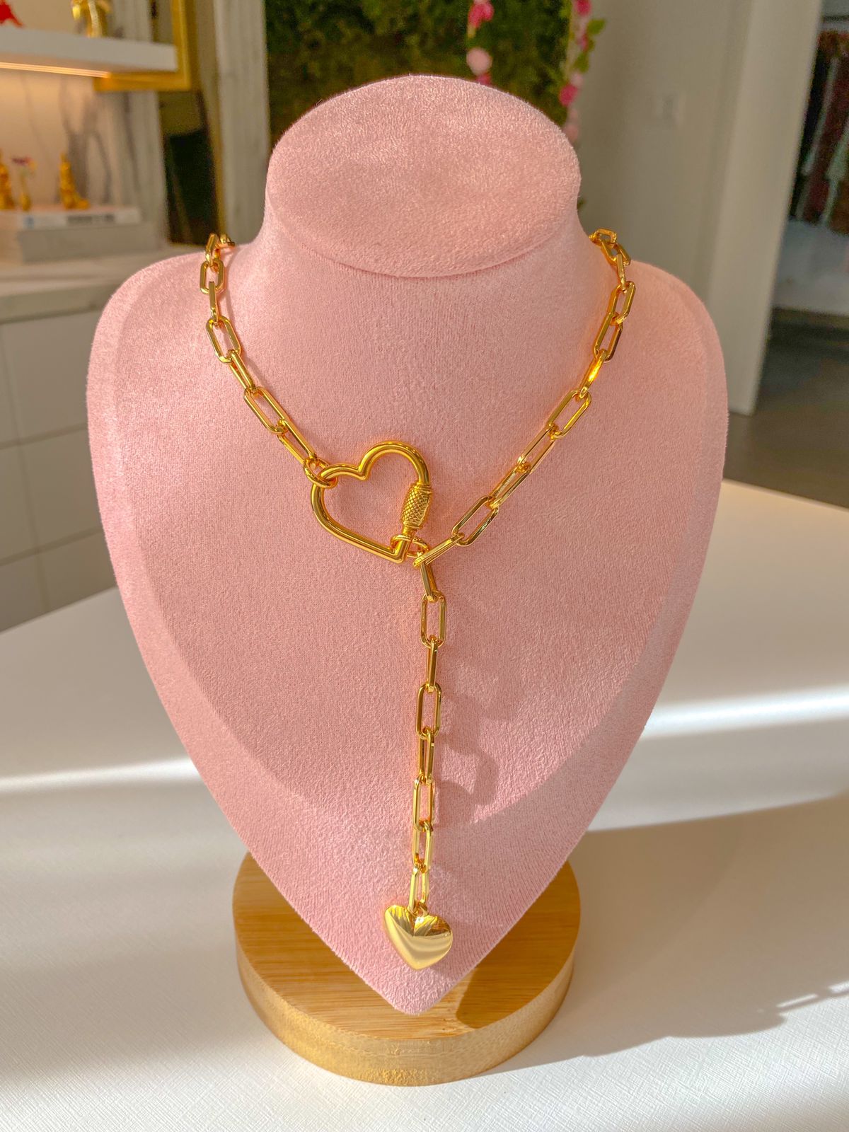 Colar semi joia gravata coração ouro 18K