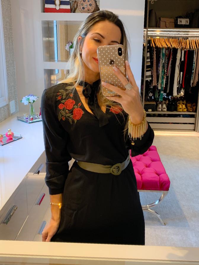 VESTIDO PRETO MIDI BABADOS COM RED ROSES