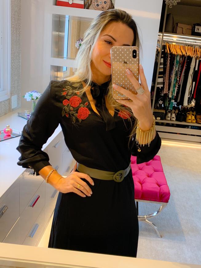 VESTIDO PRETO MIDI BABADOS COM RED ROSES