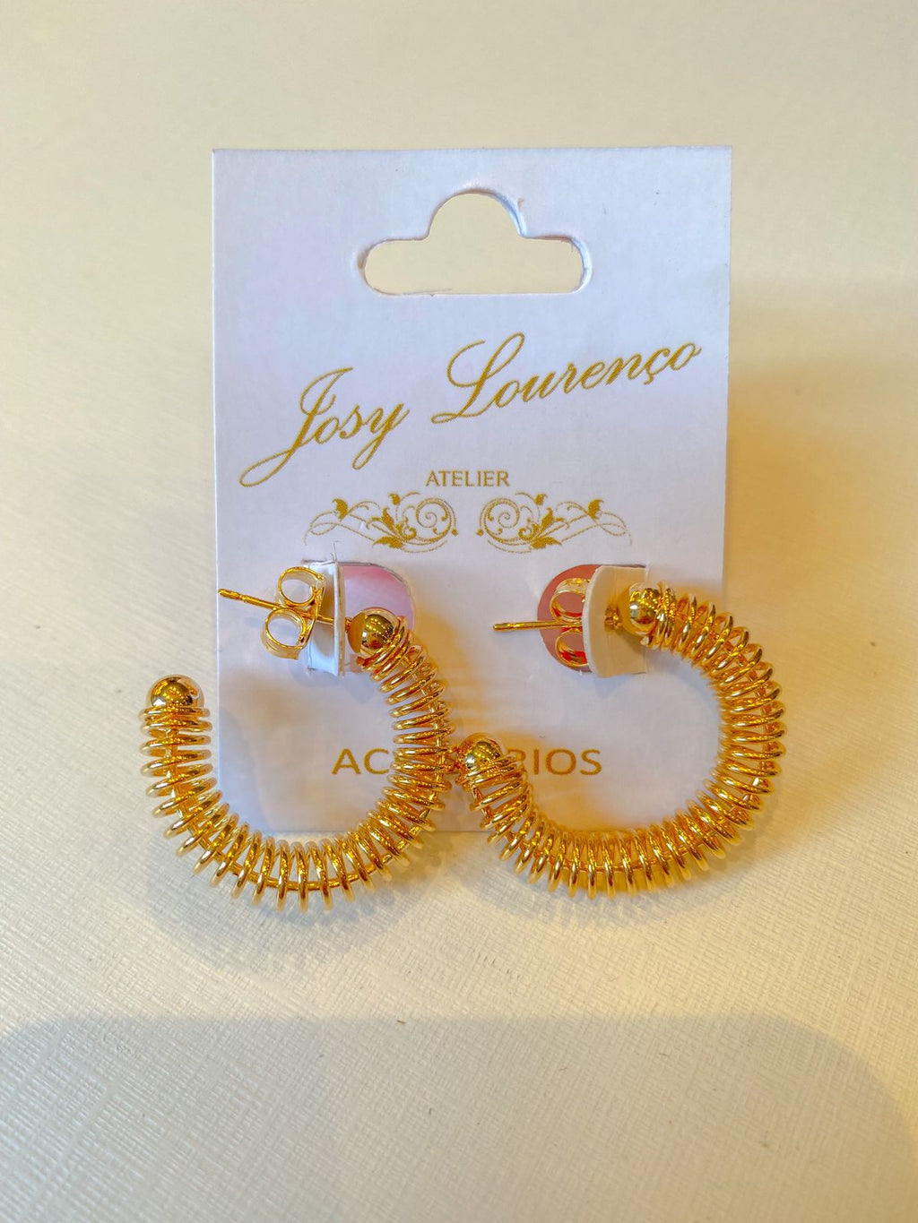 Brinco semi joia argola mola