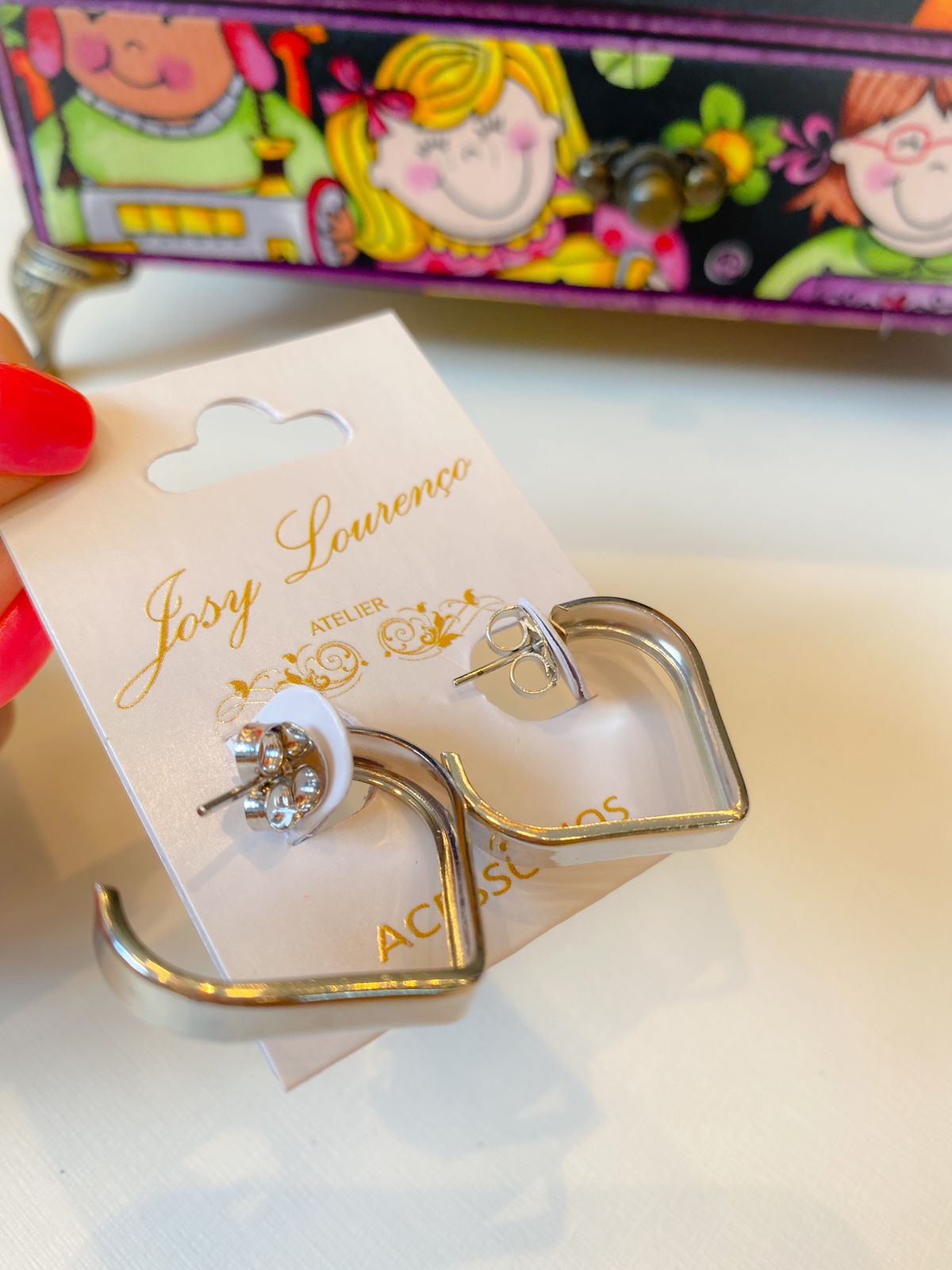 Brinco coração vazado rodio branco