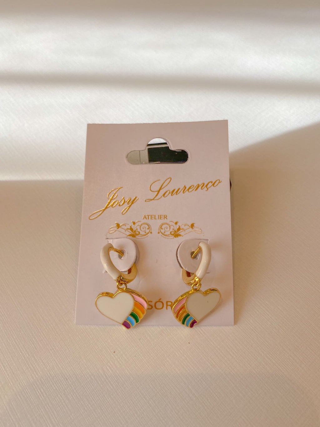 Brinco semi joia coração esmaltado